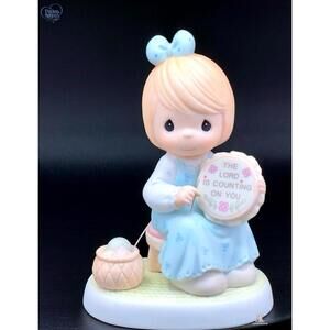Precious Moments Vintage Girl Figurine - 'The Lord is Counting on You'
